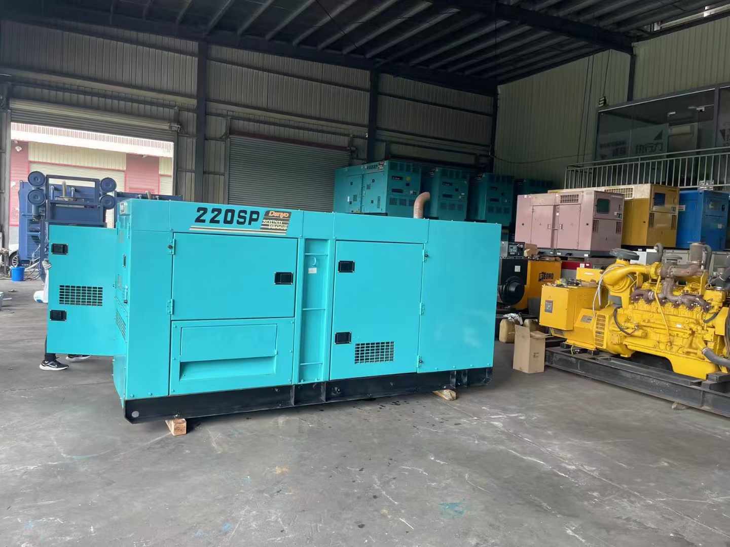 金安800kW 柴油发电机的输出电流波动范围是多少？